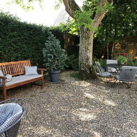 Walnut Lodge Bed & Breakfast Noorbeek Esterno foto