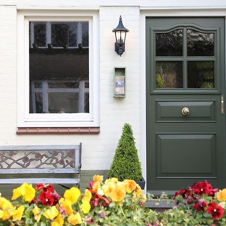 Walnut Lodge Bed & Breakfast Noorbeek Esterno foto