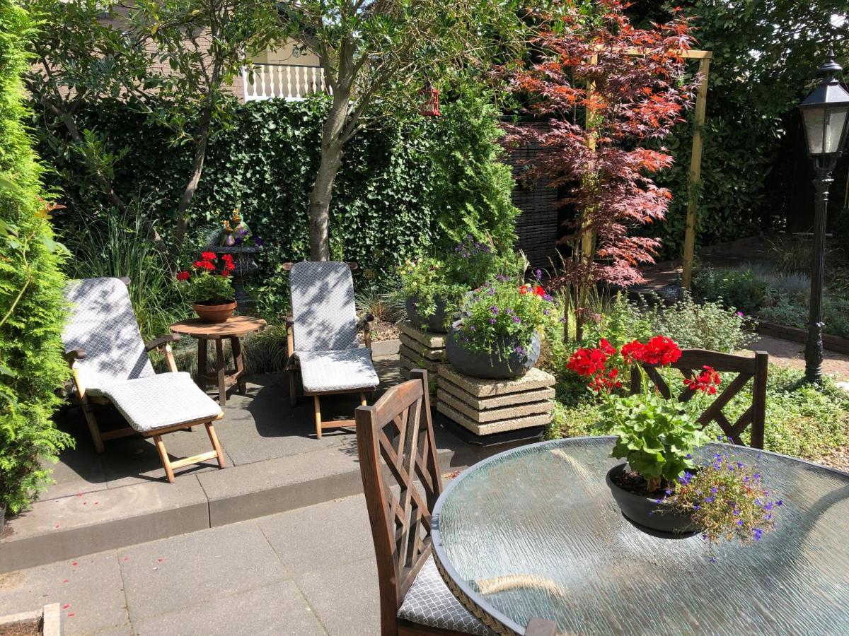 Walnut Lodge Bed & Breakfast Noorbeek Esterno foto