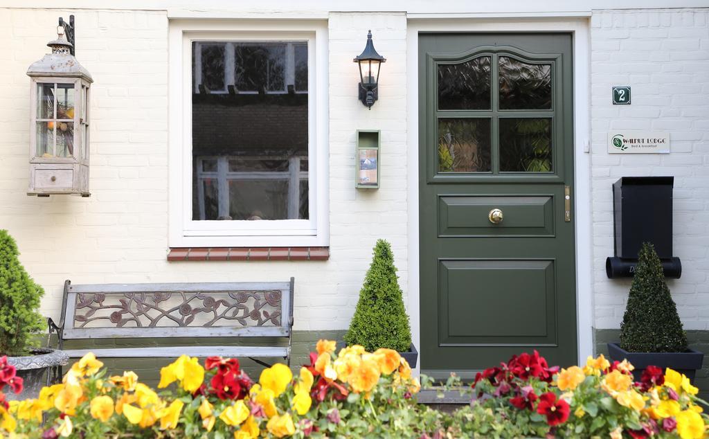 Walnut Lodge Bed & Breakfast Noorbeek Esterno foto