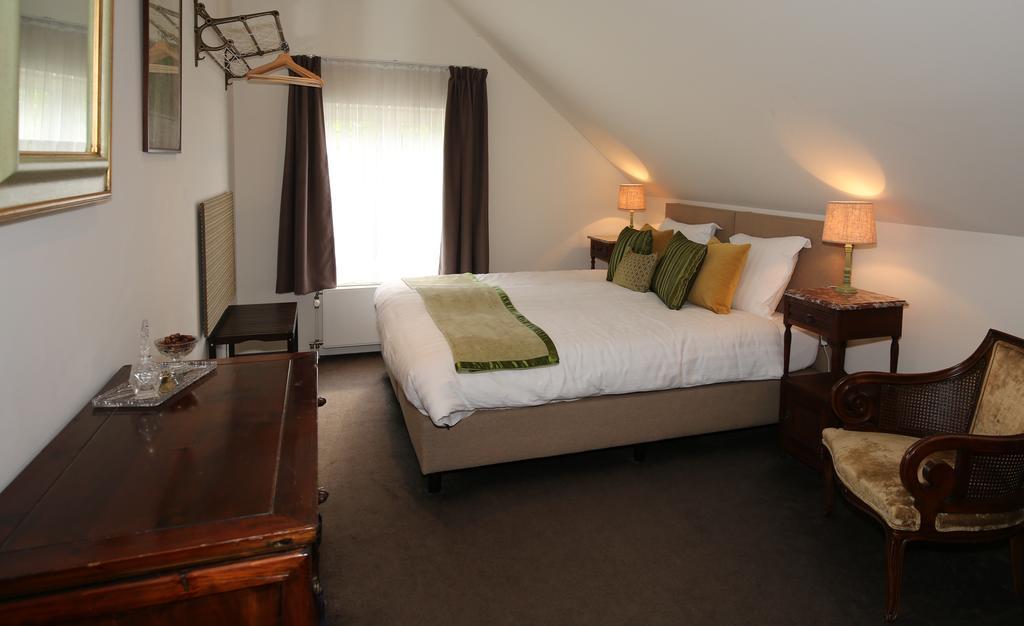 Walnut Lodge Bed & Breakfast Noorbeek Esterno foto